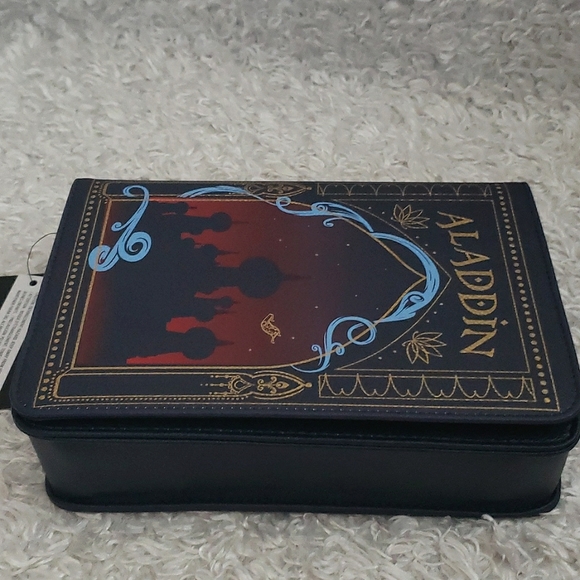 NWT Loungefly Aladdin book-shaped bag - Picture 10 of 13